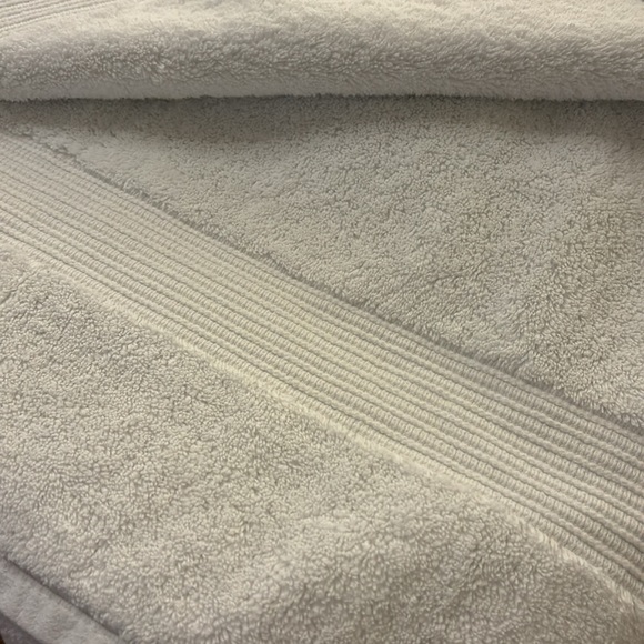 Hudson Park Collection bundle in white - Picture 8 of 8